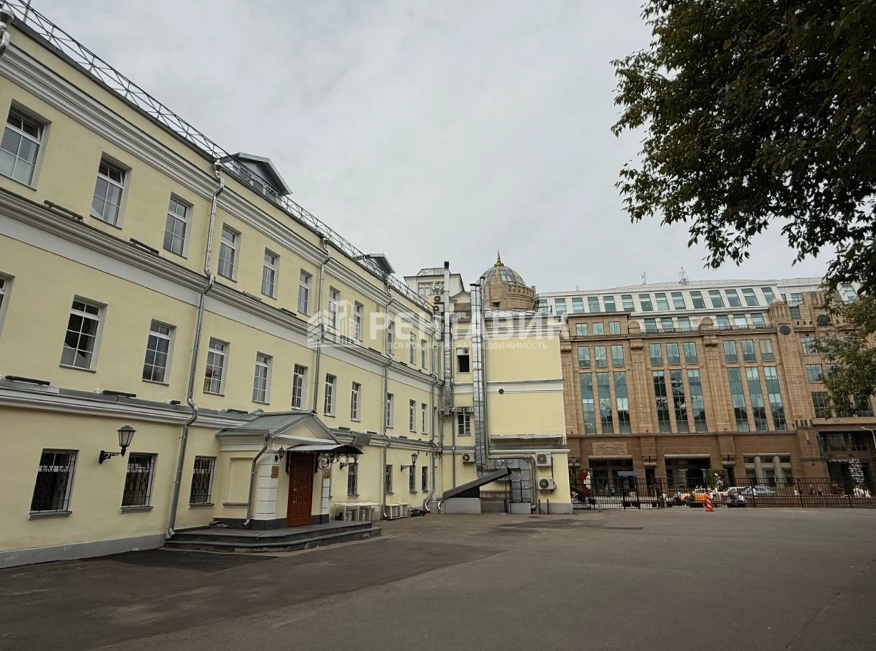 фасад дома, здание по адресу г Москва, ул Воздвиженка, д 7/6 стр 1