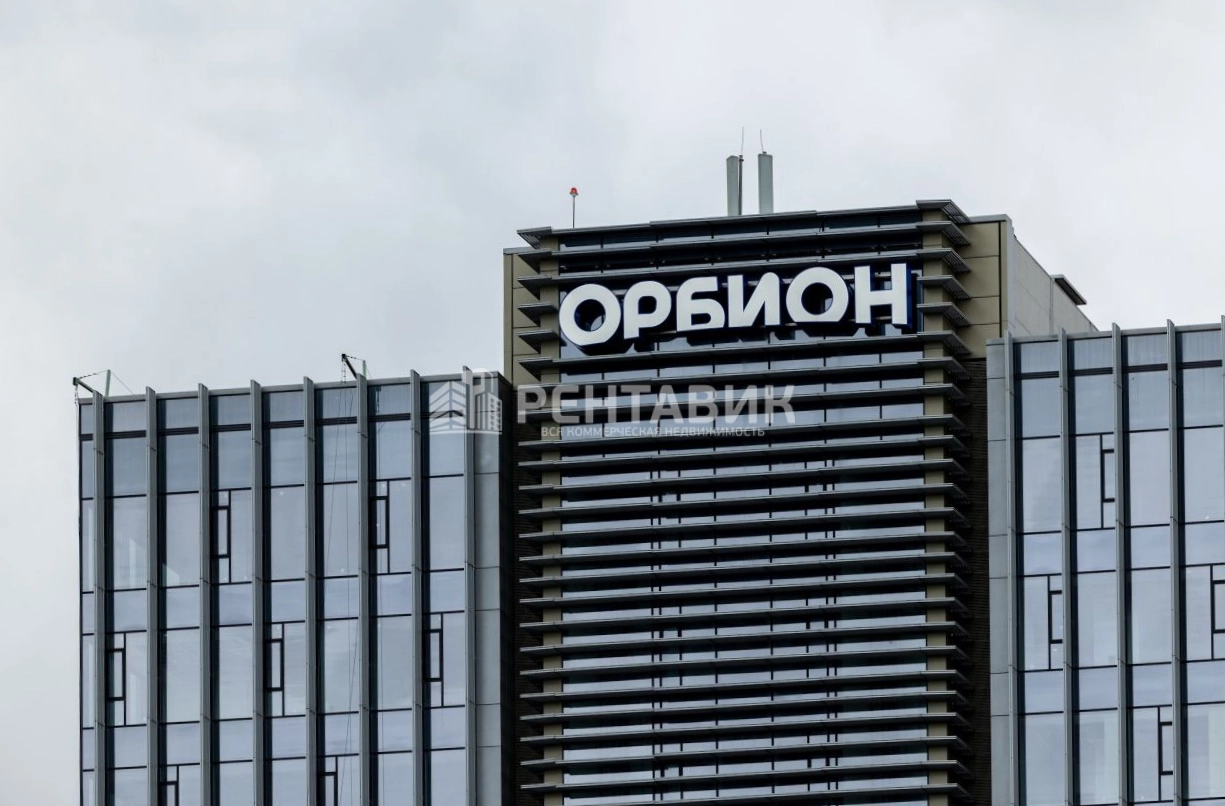 фасад дома, здание по адресу Московская обл, г Одинцово, пгт Новоивановское, ул Западная, стр 180
