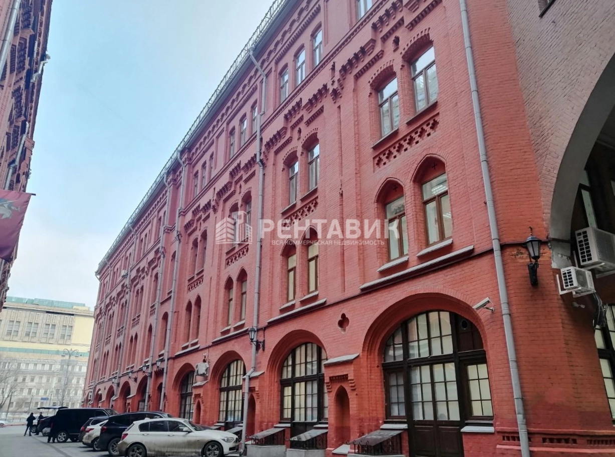 фасад дома, здание по адресу г Москва, Новая пл, д 8 стр 2